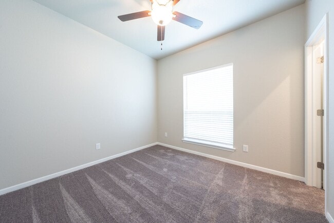 Building Photo - Charming 4 Bedroom Home in Troy – Ideal Lo...