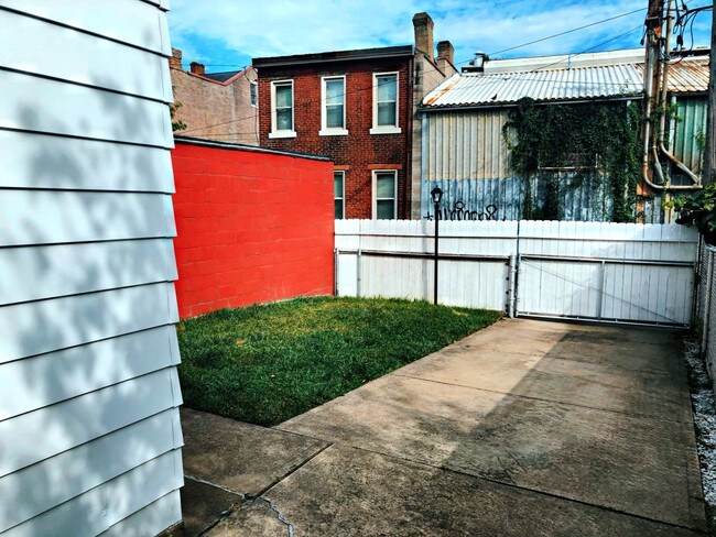 Building Photo - 4908 Hatfield St