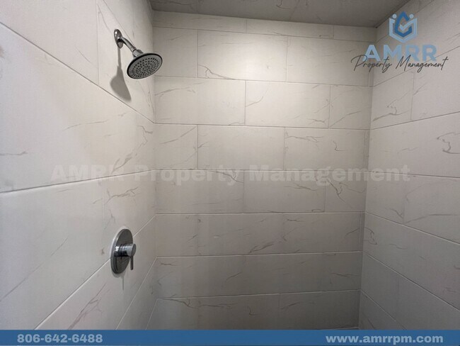 Building Photo - Easy Living with AMRR: Beautiful 4-Bedroom Home Near HEB