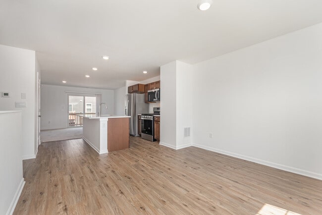 Building Photo - 2131 Sassafras Wy