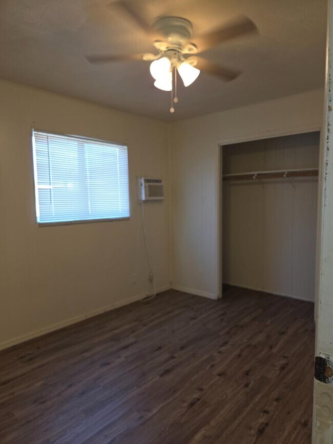 Building Photo - 288 N Cactus Rd