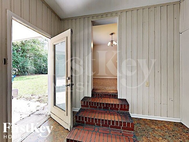 Building Photo - 6012 Regiment Dr
