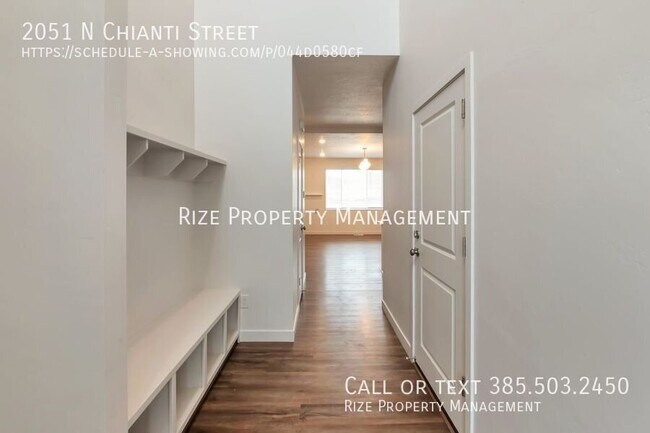 Building Photo - 2051 N Chianti St