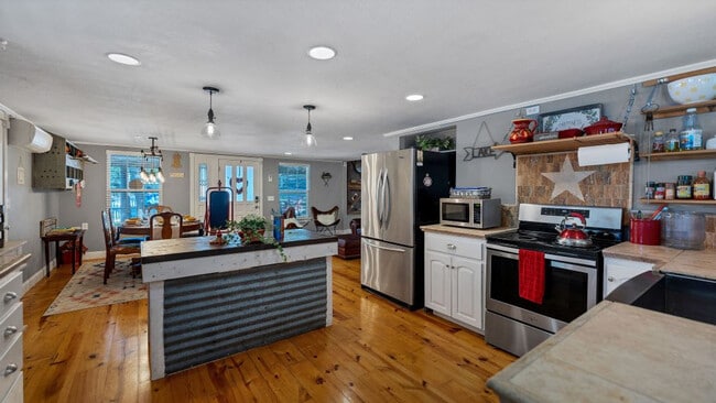 Building Photo - 316 Jacobs Creek Park Rd