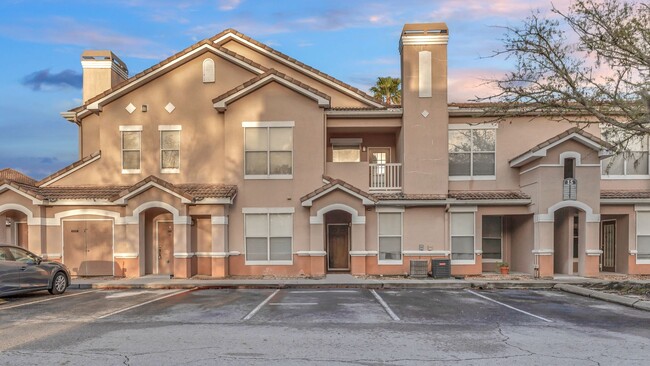 Primary Photo - Second Story 1 bedroom 1 bath New Tampa co...