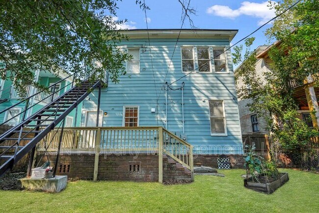 Building Photo - 309 W 33rd St