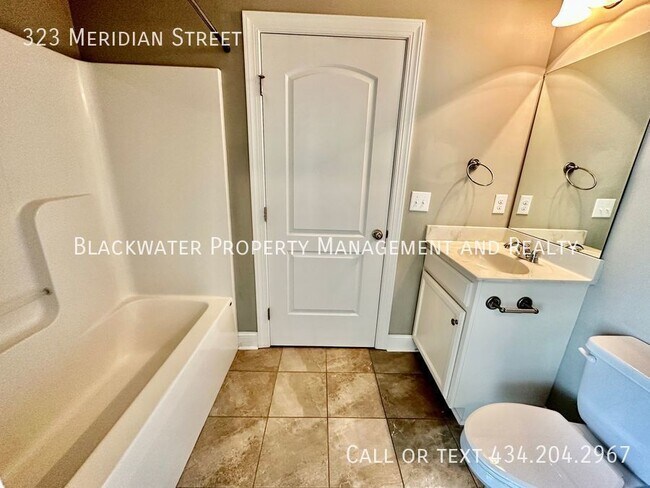 Building Photo - 3 Bedroom Townhouse in Cornerstone!