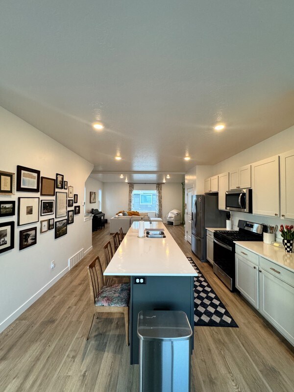 Building Photo - 871 E Skiff Wy