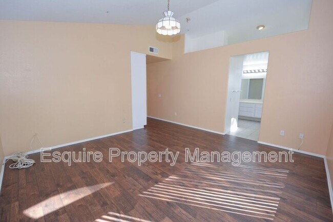 Building Photo - 93 Azusa Ave