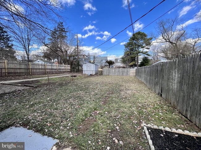 Building Photo - 410 Walcott Rd
