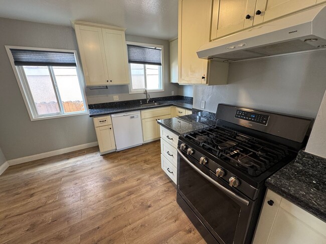 Building Photo - Charming 2-Bedroom Bungalow for Rent Near ...