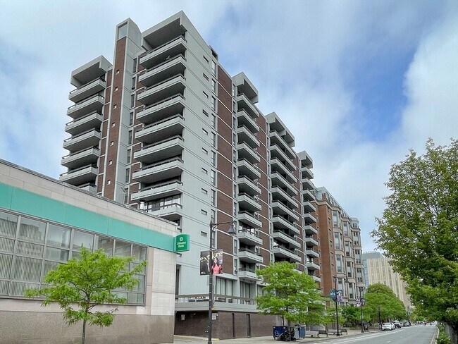 Building Photo - 566 Commonwealth Ave