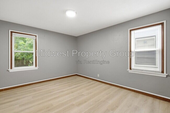 Building Photo - 249 S Hartnett Ave