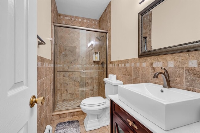 Building Photo - 6 Buchanan Ln