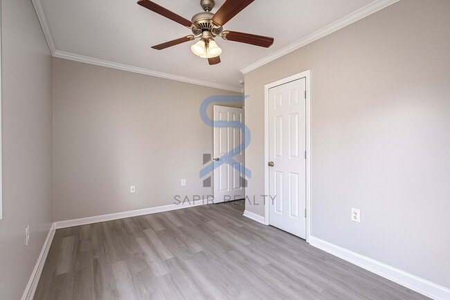 Building Photo - Move in before November 15th and get $100 ...