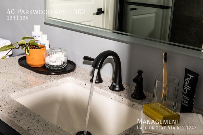 Building Photo - 40 Parkwood Ave