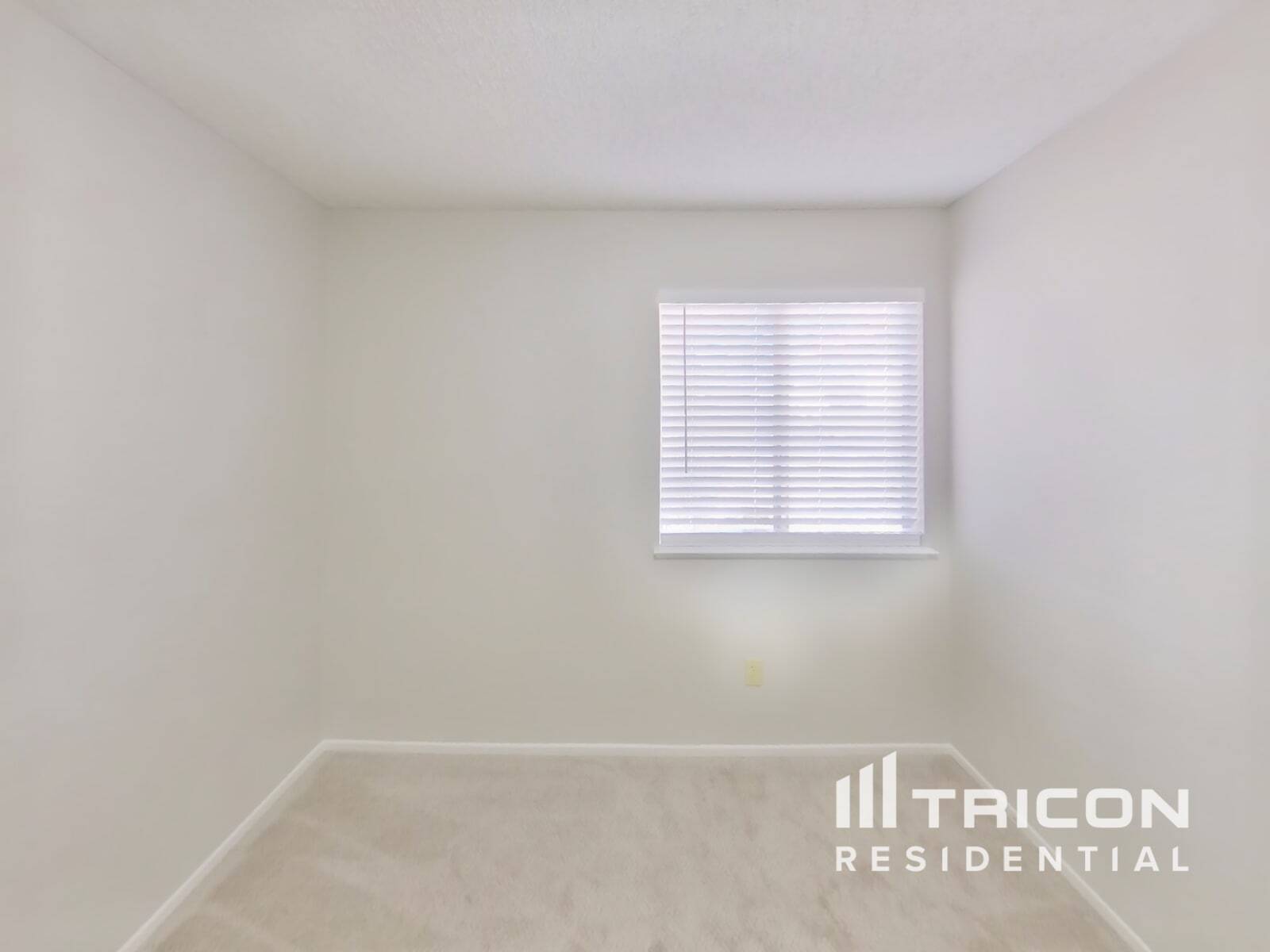 Building Photo - 5152 Laurelwood Ave