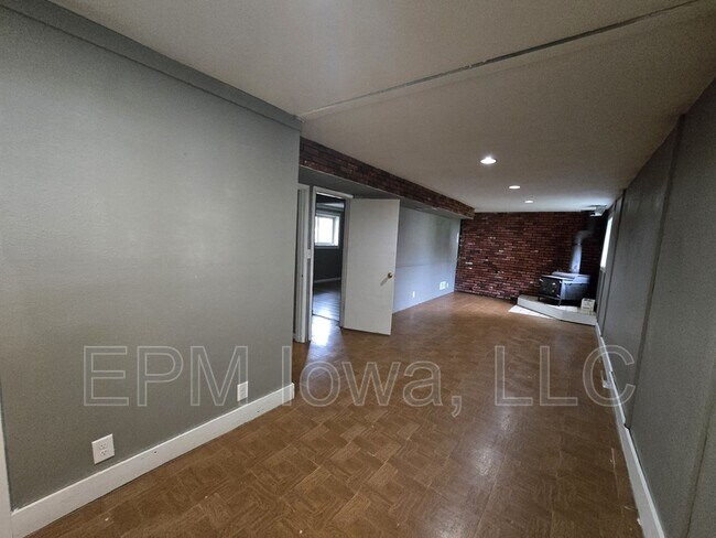 Building Photo - 1242 Edgewood Dr