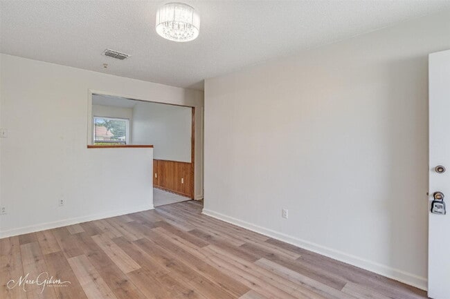 Building Photo - "Charming 3-Bedroom Home with 1400 Sq Ft of Cozy Living Space in Bossier City!"