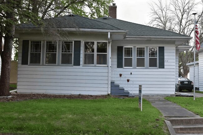 Primary Photo - 714 Baltimore St