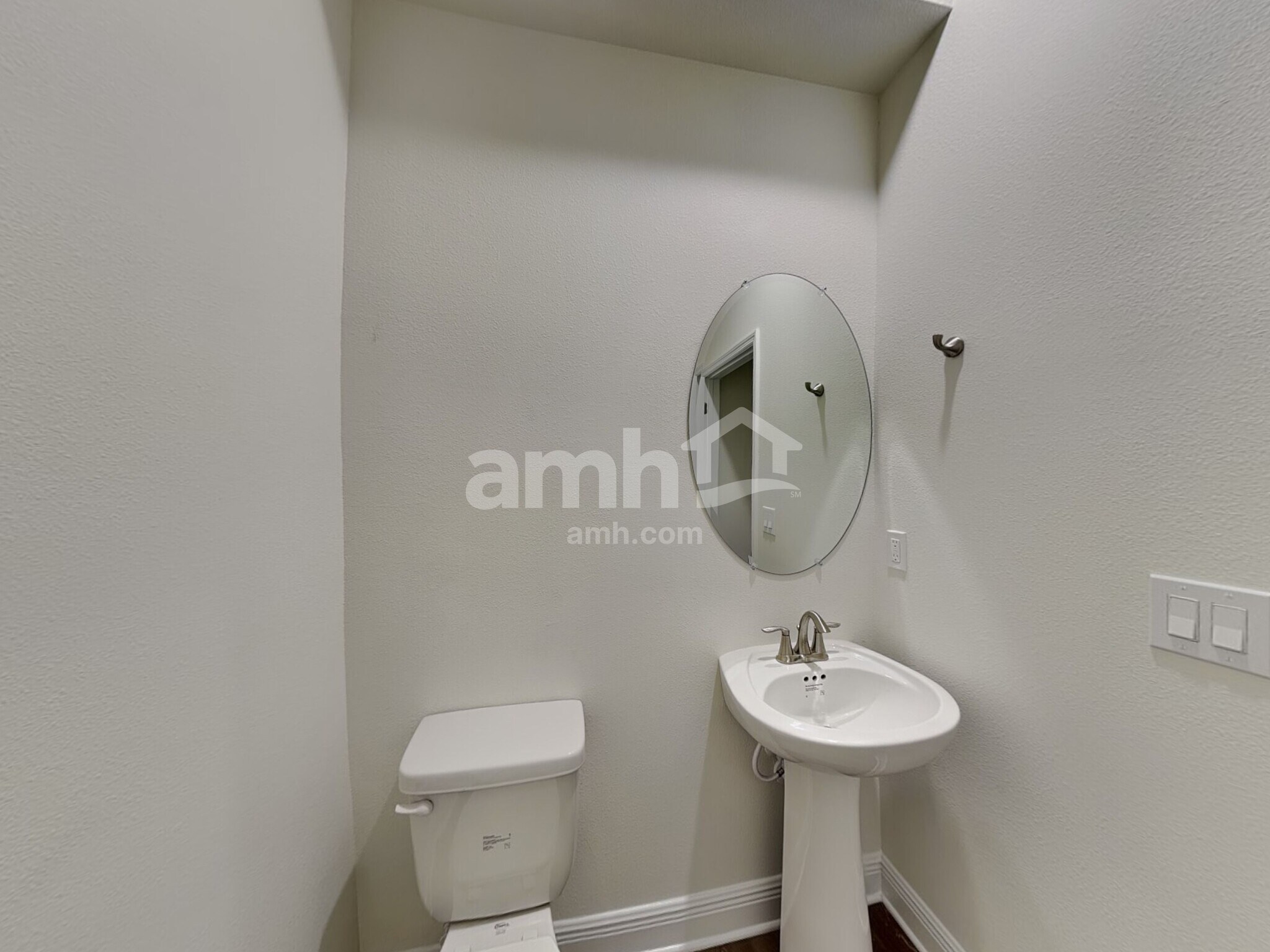 Building Photo - 5964 Sycamore Pl St