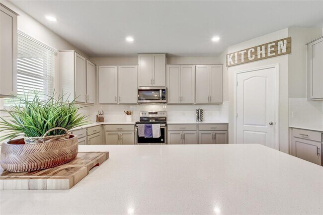 Building Photo - 7916 Springfield Dr