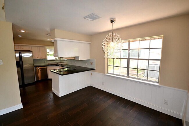 Building Photo - 11211 Ash Creek Dr