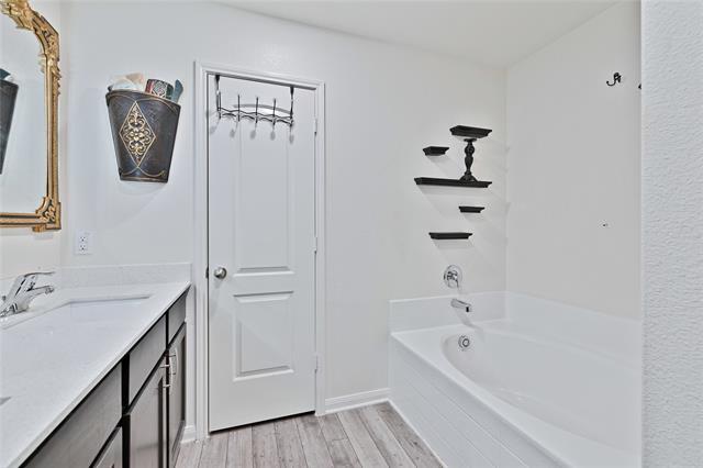 Building Photo - 119 Bluebonnet Dr