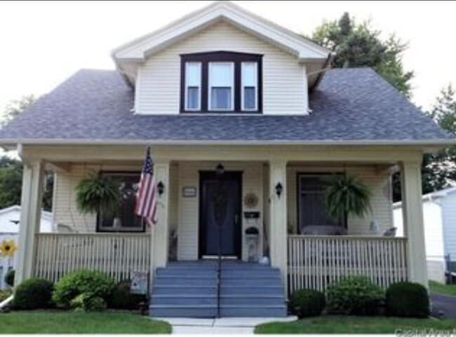 Primary Photo - 976 Beecher Ave