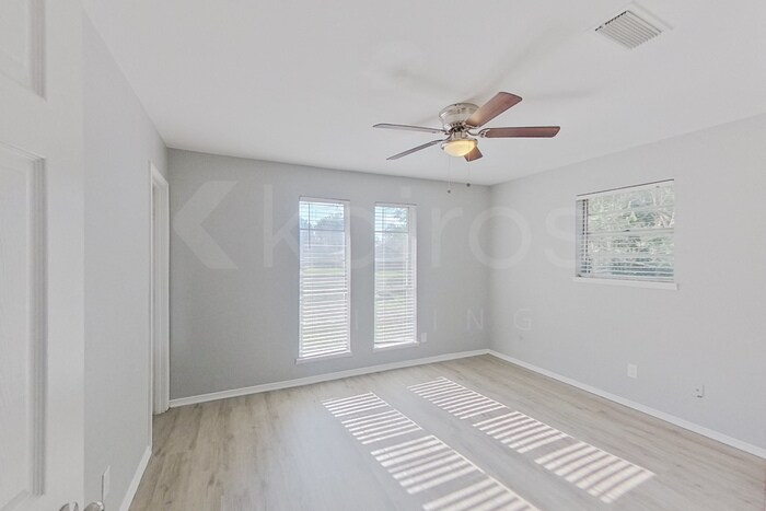 Building Photo - 168 Creekview Dr E