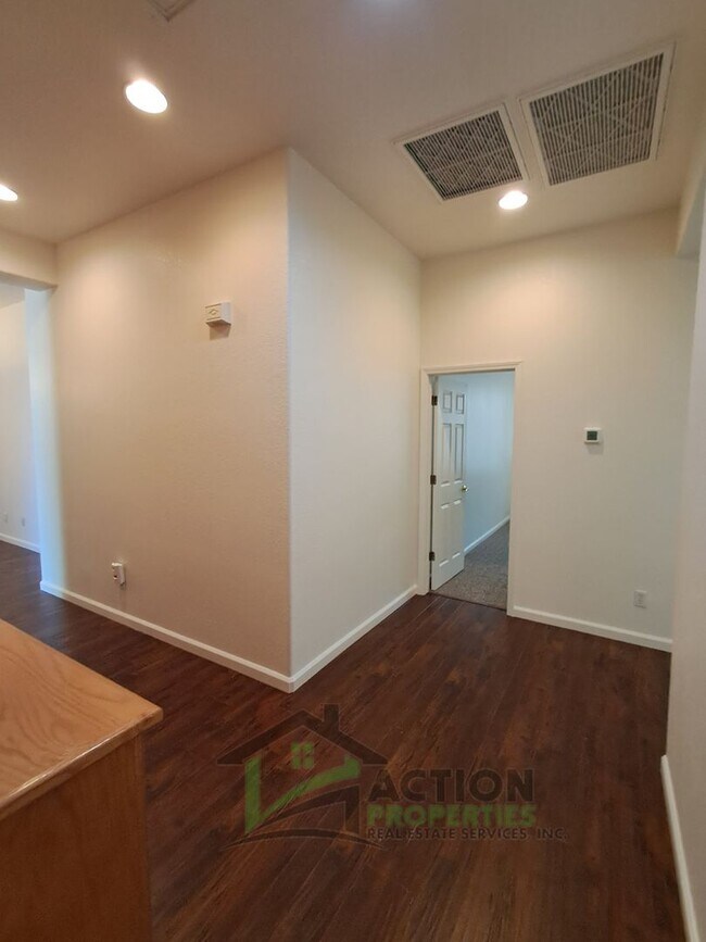 Building Photo - 7197 Marblethorpe Dr