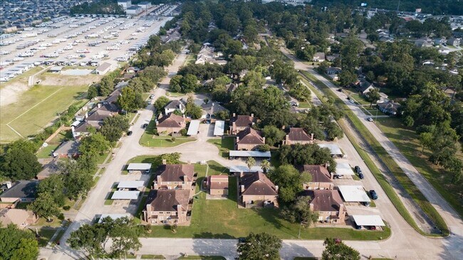 Building Photo - 1819 Briarcreek Blvd