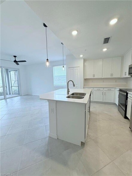Building Photo - 14161 Heritage Landing Blvd