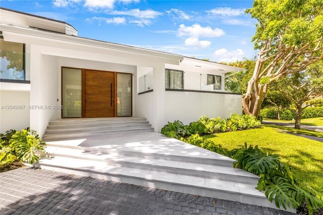 Building Photo - 7180 E Lago Dr
