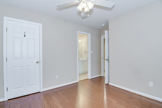 Building Photo - End Unit Townhouse