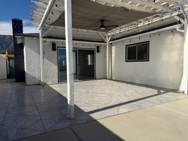Building Photo - 2516 Fernley Dr