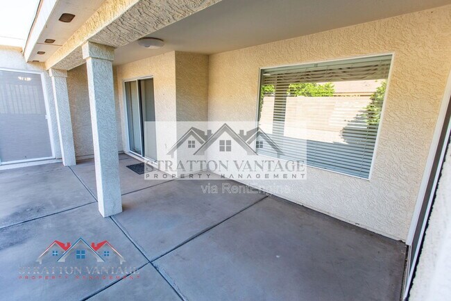 Building Photo - 10864 E Lindner Ave