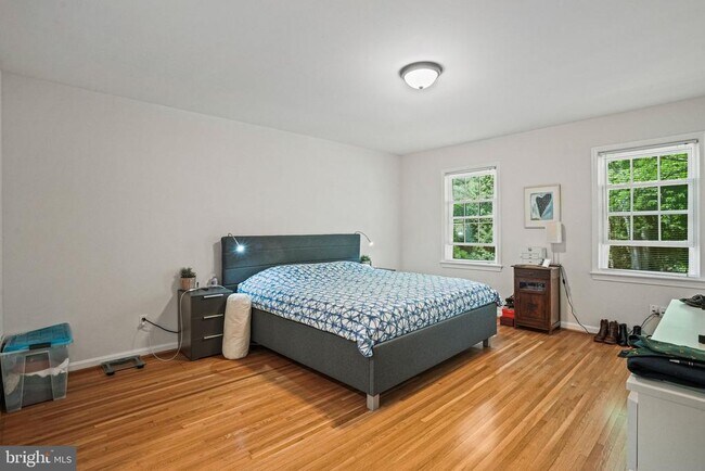 Building Photo - 6117 Larstan Dr