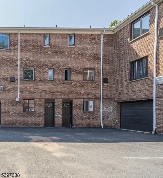 Building Photo - 85 Troy Dr