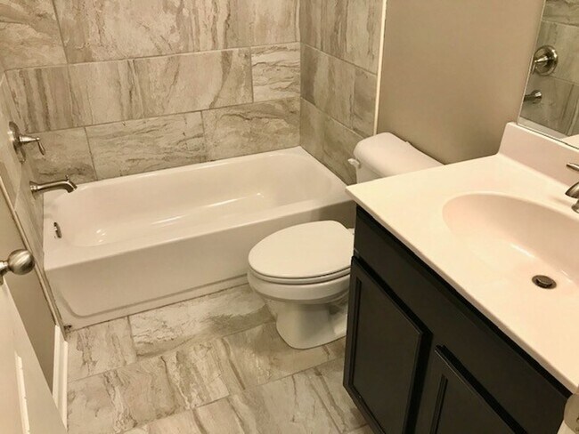 Building Photo - ShinaultCove4067