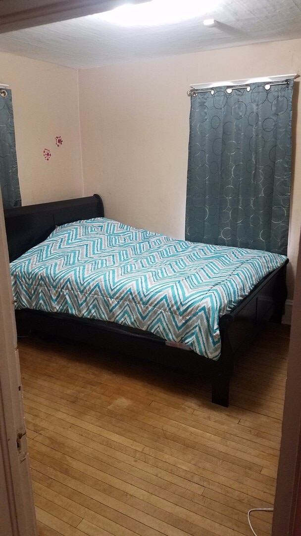 Building Photo - Willmar 2/1 Upper apt available.  Great lo...