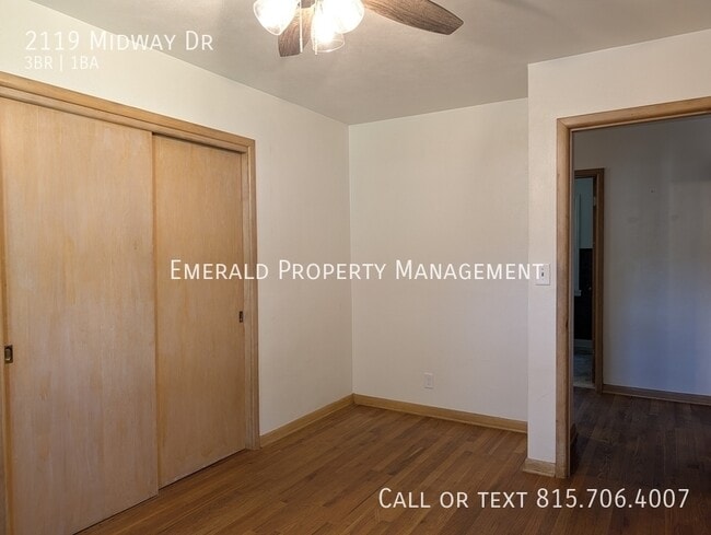 Building Photo - 2119 Midway Dr