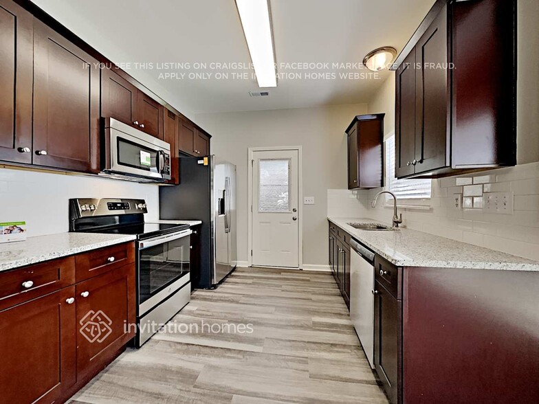 Building Photo - 9216 Darbyshire Pl