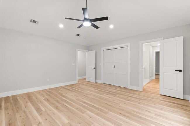 Building Photo - 9 Indian Cedar Ln