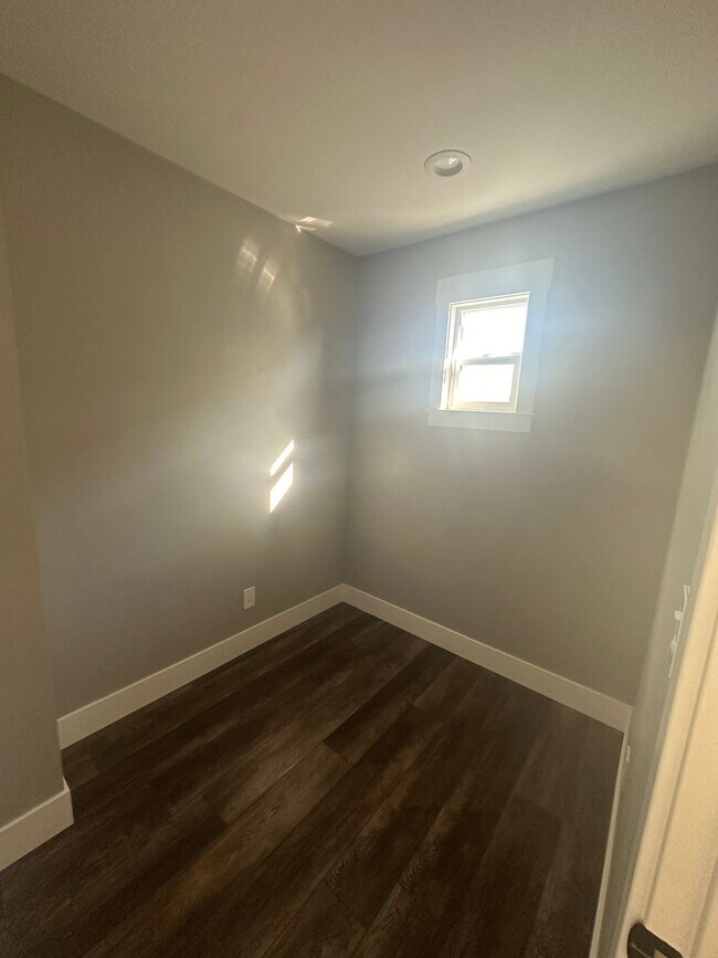 Building Photo - Charming Home in Winters, CA