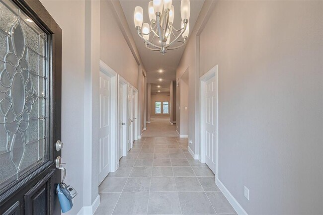 Building Photo - 5511 Highland Dr