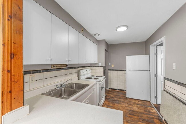 Building Photo - 10542 Anson Dr