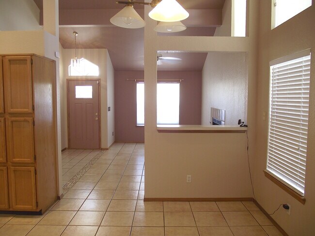 Building Photo - North HIlls in Northeast El Paso 3 bed Refrig A/C