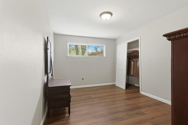 Building Photo - 5422 Styling Dr