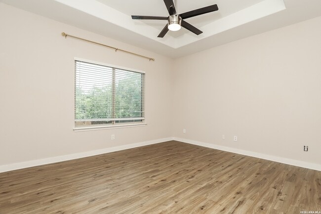 Building Photo - 1330 Plaza Lake Dr